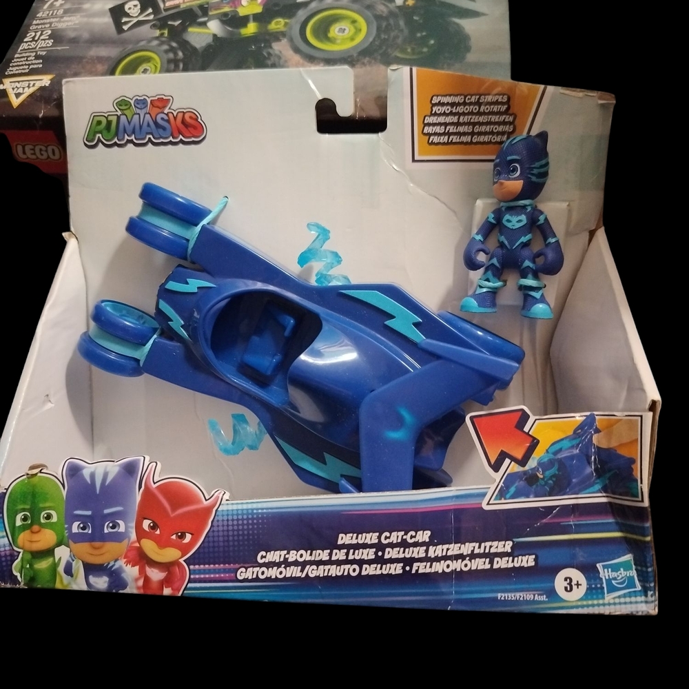 Pj Mask Deluxe Cat-Car with Figure - Blue
